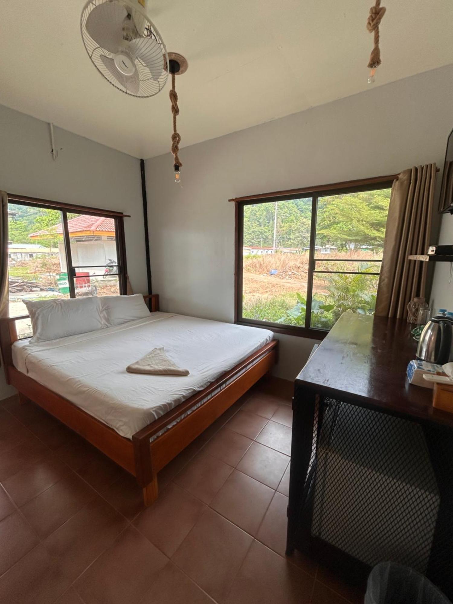 Tchin Tchin Guesthouse Ко Чанг Экстерьер фото